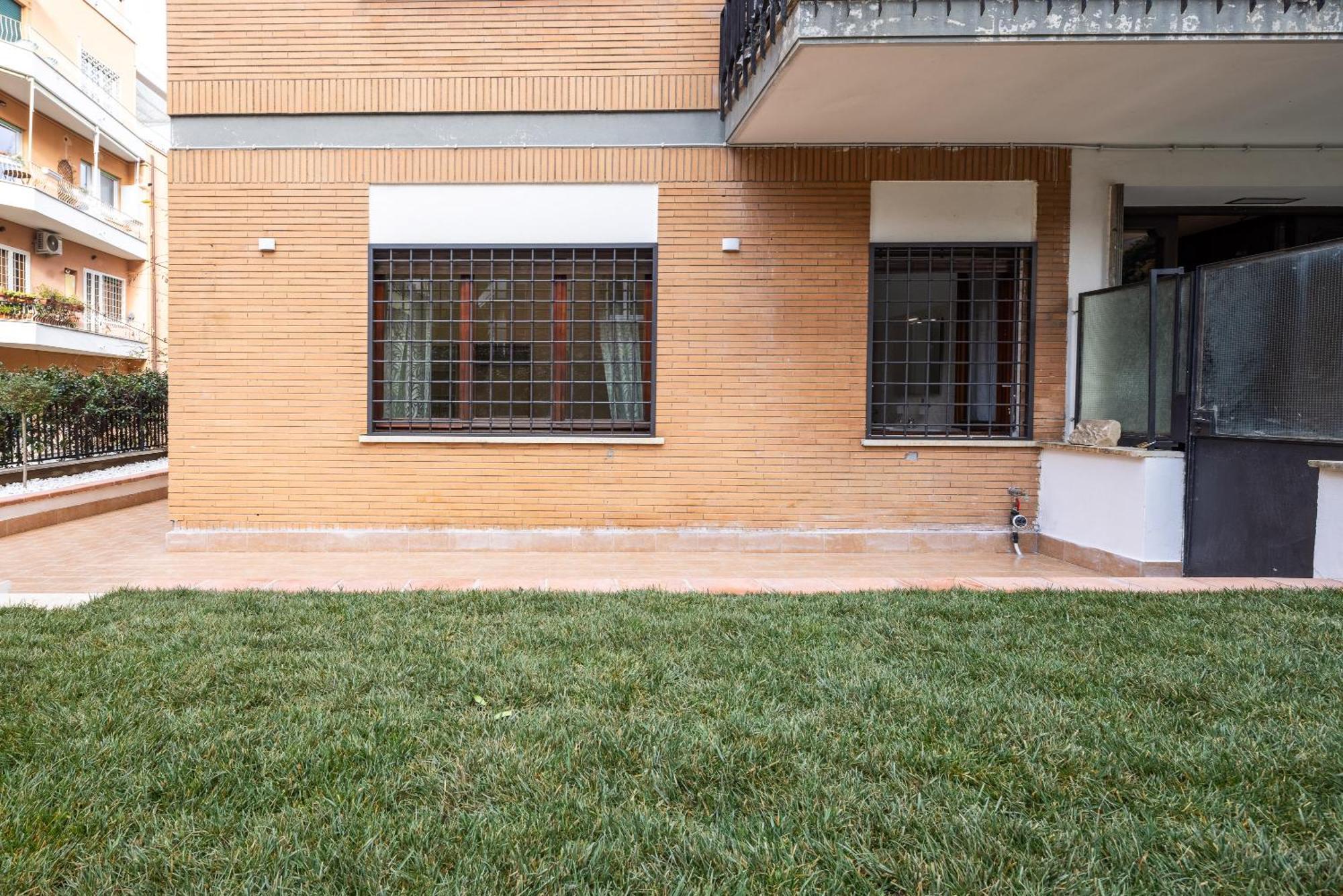 Garden House By Buddyrent Rom