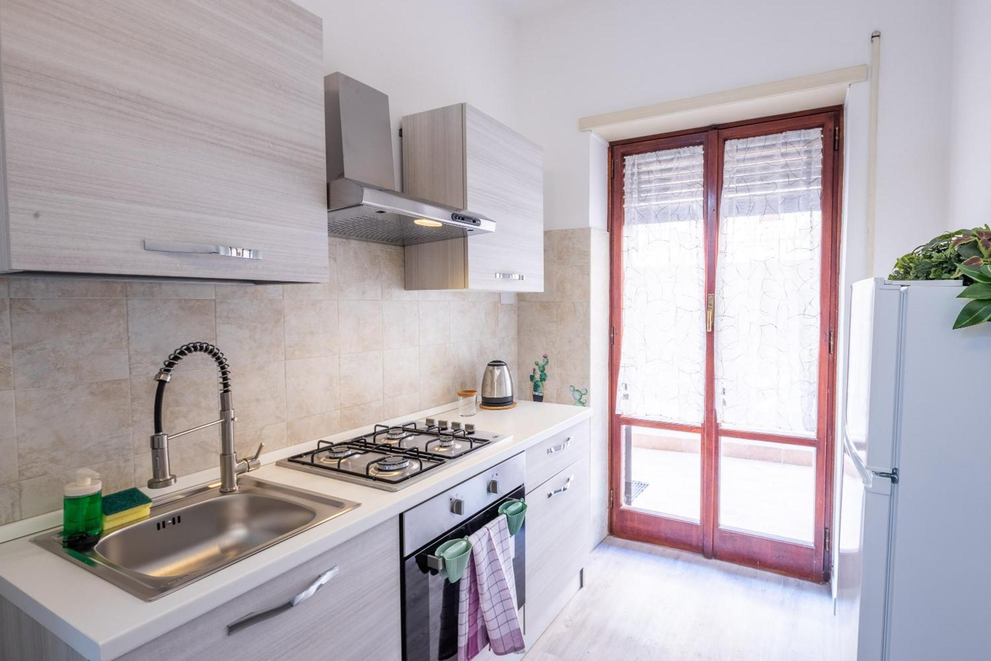 Garden House By Buddyrent Apartment Rom